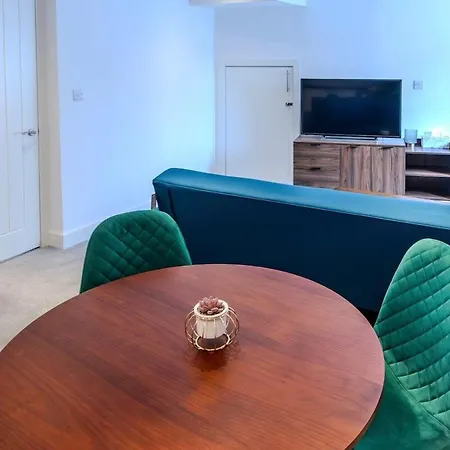 Aparotel Serviced Apartments - Stonehenge, Amesbury Town Centre Room photo