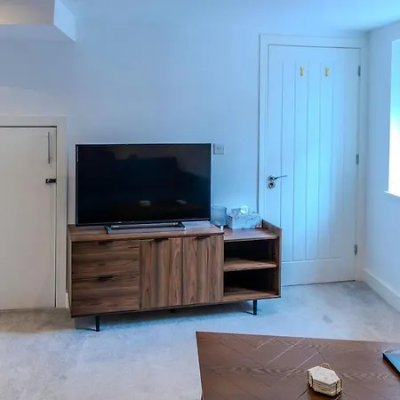 Aparotel Serviced Apartments - Stonehenge, Amesbury Town Centre Room photo