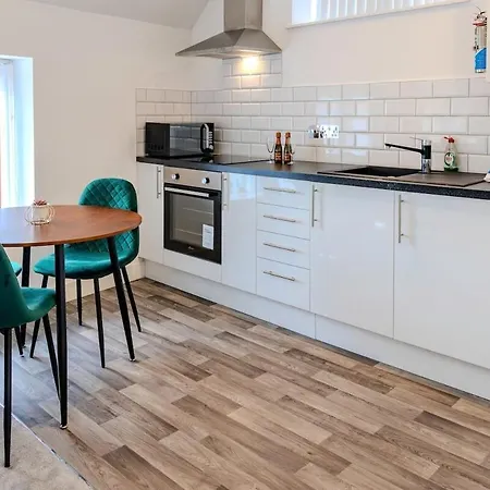 Aparotel Serviced Apartments - Stonehenge, Amesbury Town Centre Room photo