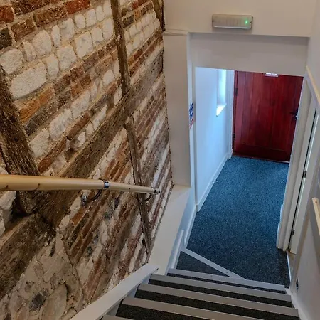 Aparotel Serviced Apartments - Stonehenge, Amesbury Town Centre Room photo