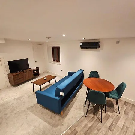 Aparotel Serviced Apartments - Stonehenge, Amesbury Town Centre Room photo