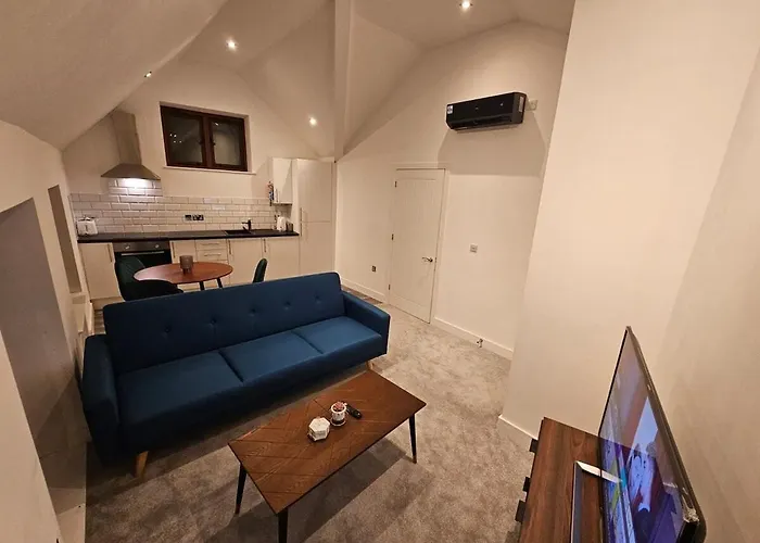 Aparotel Serviced Apartments - Stonehenge, Amesbury Town Centre