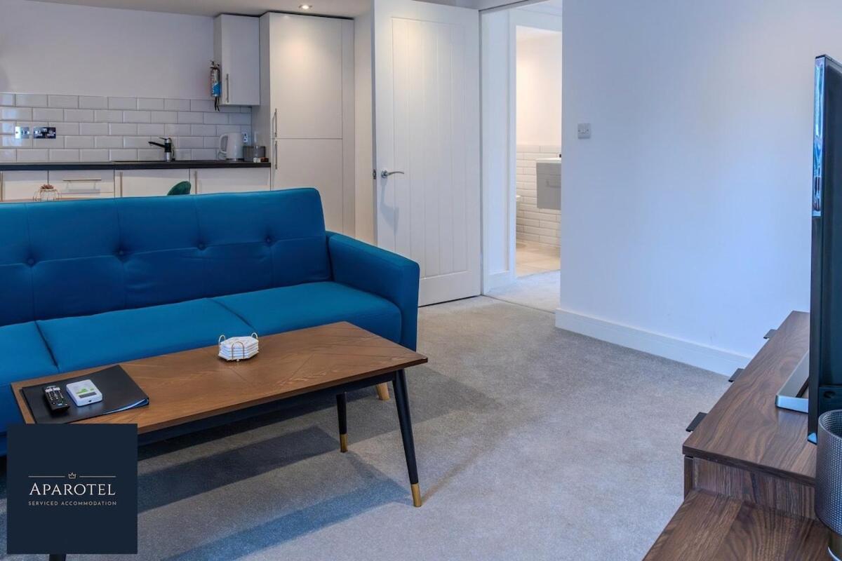 Aparotel Serviced - Stonehenge, Town Centre Apartment *