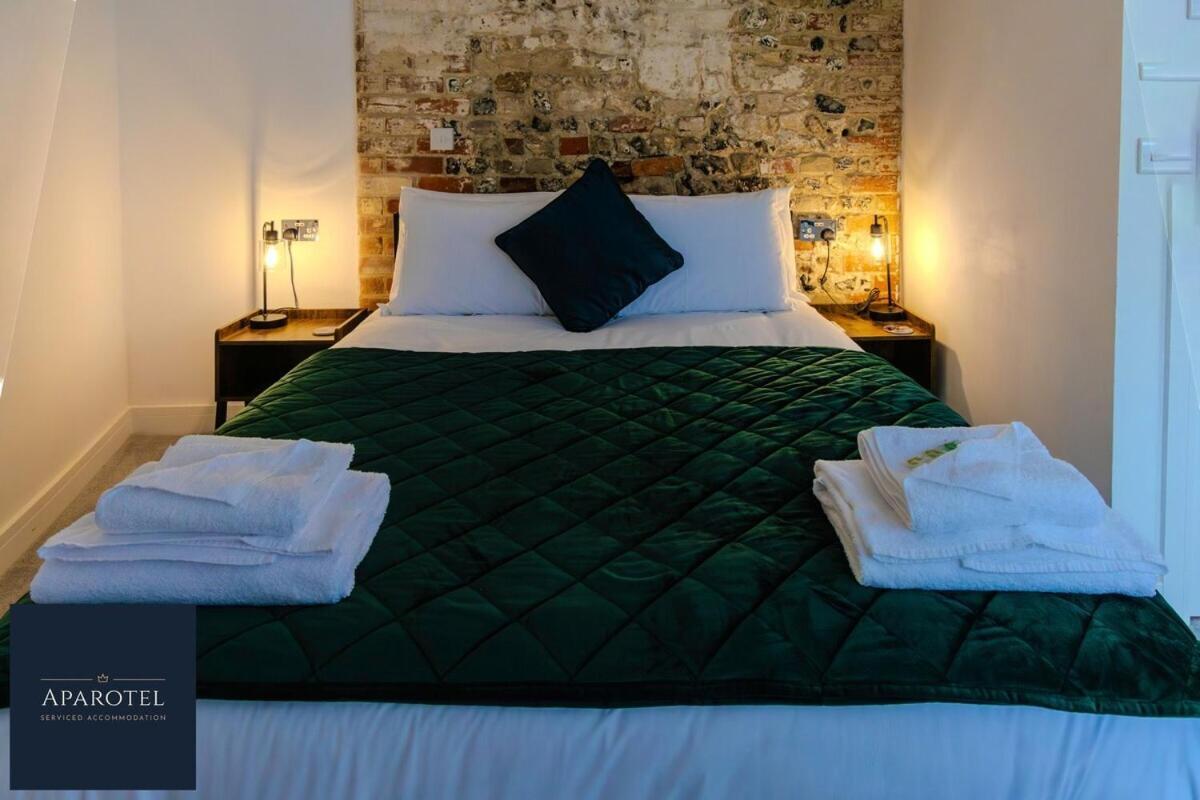 Apartment Aparotel Serviced - Stonehenge, Town Centre