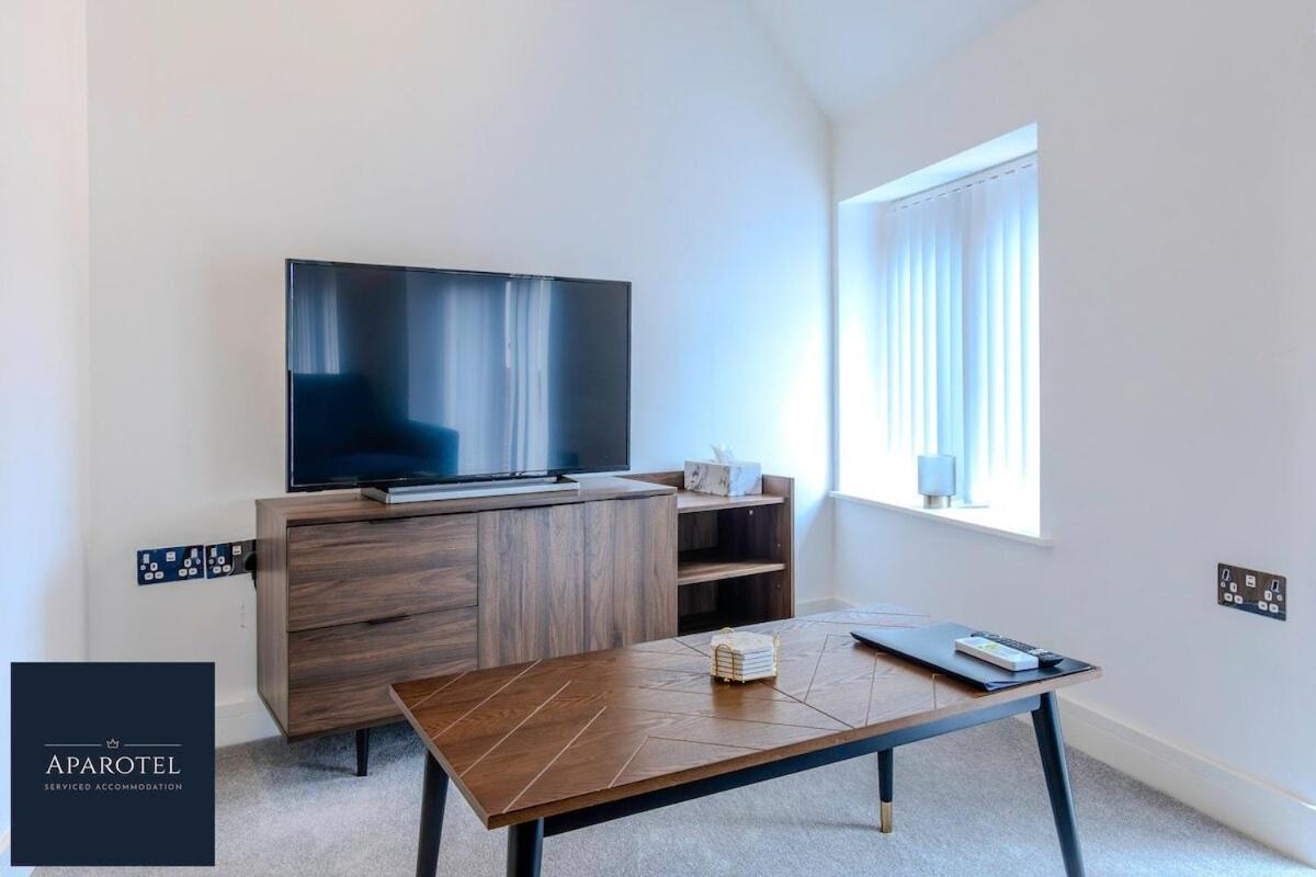 Aparotel Serviced - Stonehenge, Town Centre Apartment *