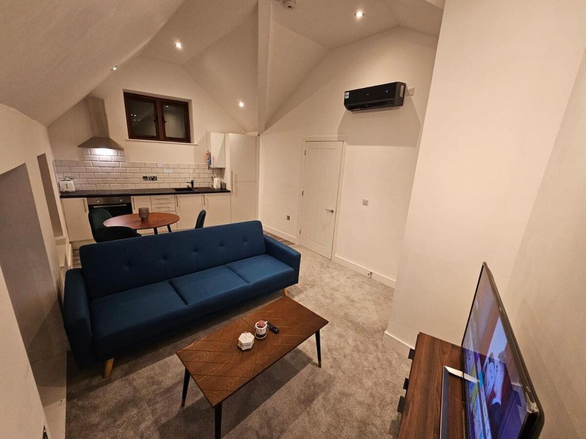 Aparotel Serviced - Stonehenge, Town Centre *