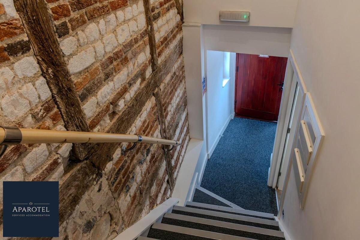 Apartment Aparotel Serviced - Stonehenge, Town Centre *