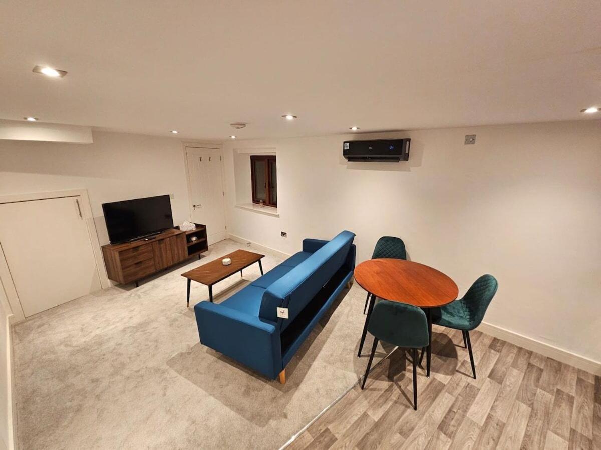 Aparotel Serviced - Stonehenge, Town Centre Amesbury