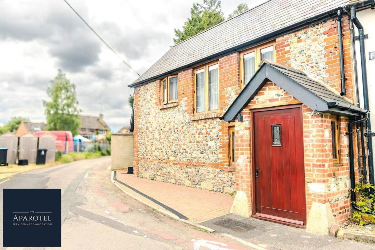 Aparotel Serviced - Stonehenge, Town Centre